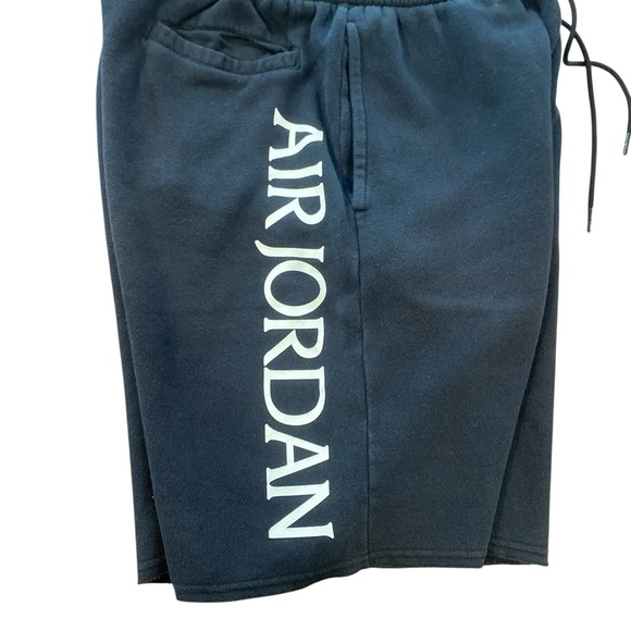 Jordan Men's Black Athletic Shorts - Picture 3 of 6